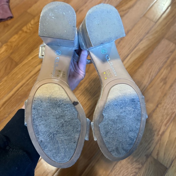 Gold shimmer heels - Picture 3 of 3